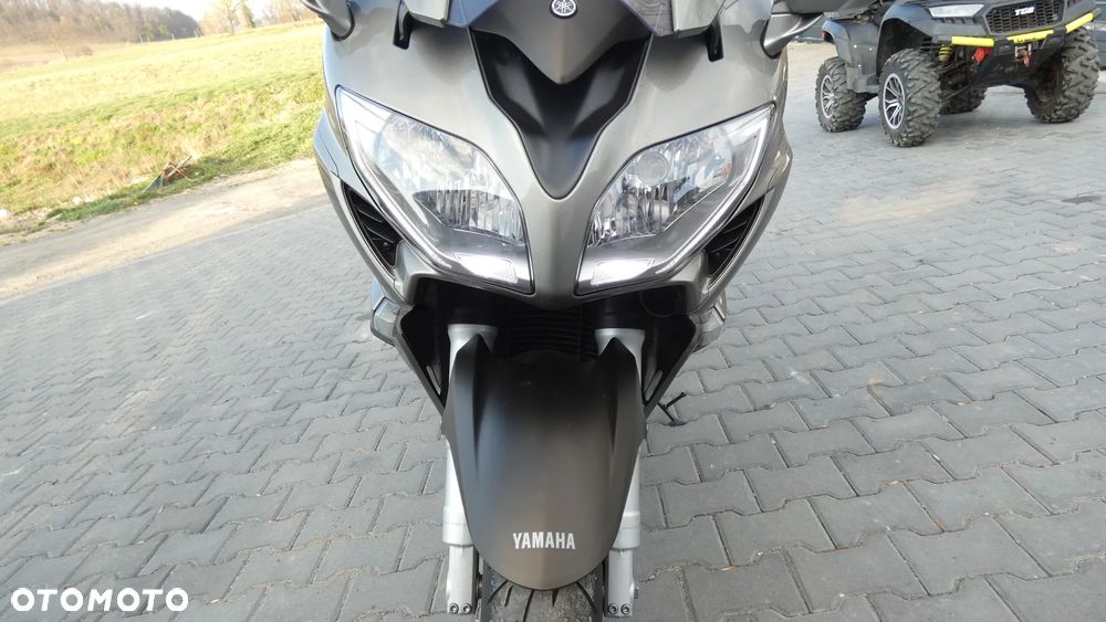 Yamaha FJR - 18
