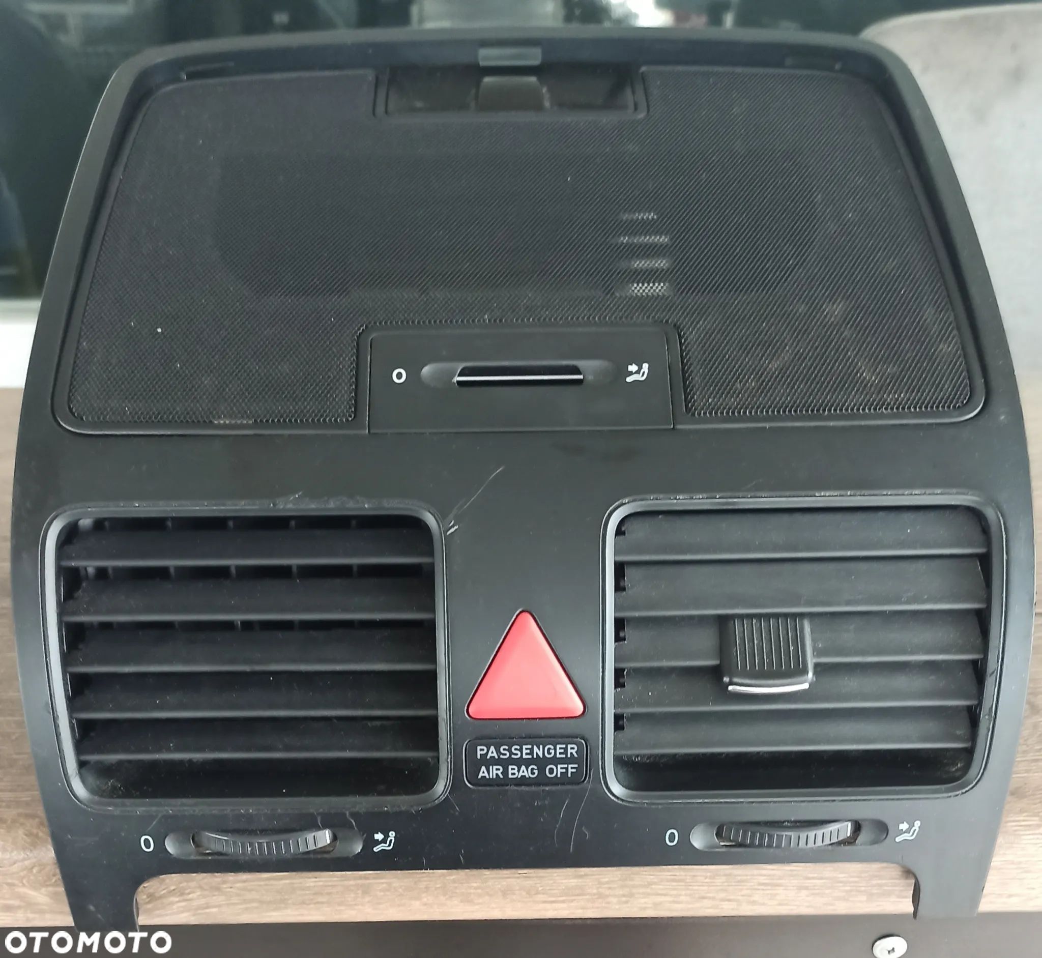 Vw Golf V Kratka Nawiewu Środkowa - 1