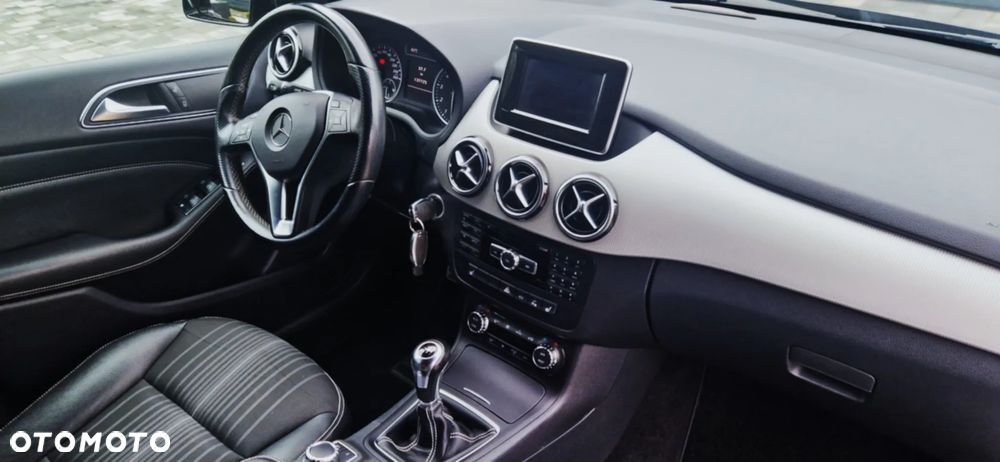 Mercedes-Benz Klasa B 180 Edition - 8