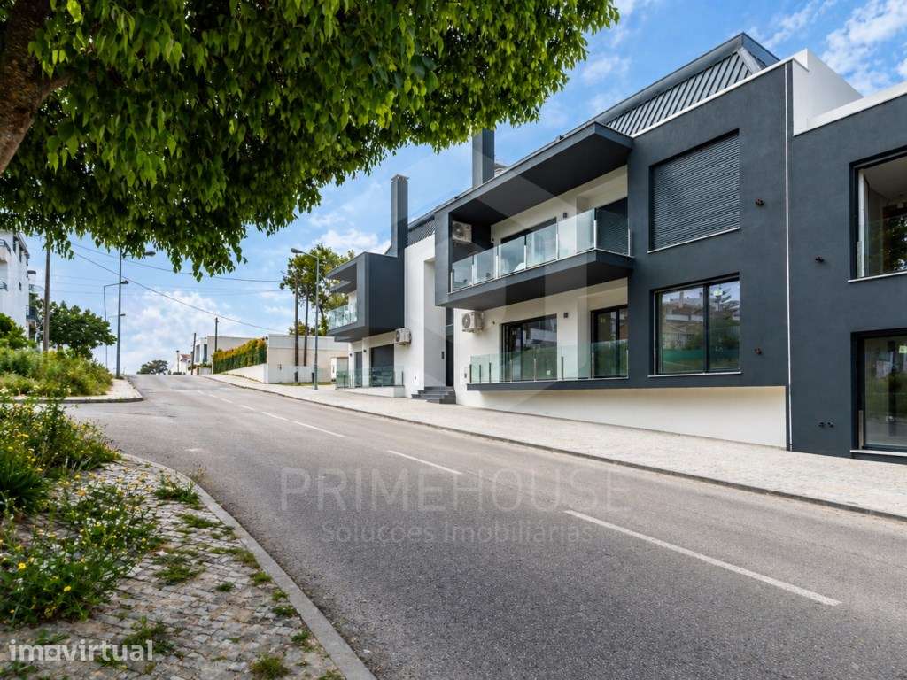 Apartamento T2 com parqueamento e arrecadação em Quinta de Santa Te... - Grande imagem: 3/44