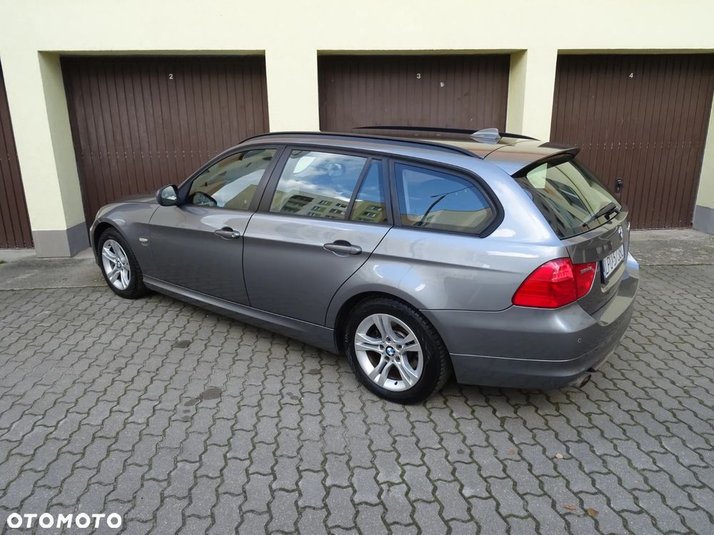 BMW Seria 3 320d xDrive DPF Touring Edition Fleet Lifestyle - 26