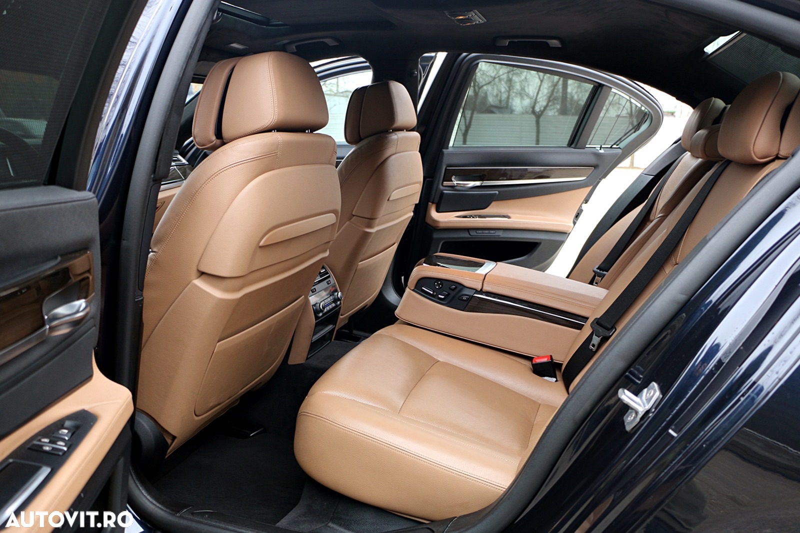 BMW Seria 7 740d xDrive - 31