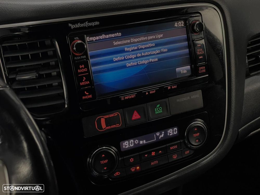 Mitsubishi Outlander 2.0 Intense Navi - 25