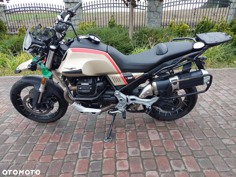 Moto Guzzi V85 - 2
