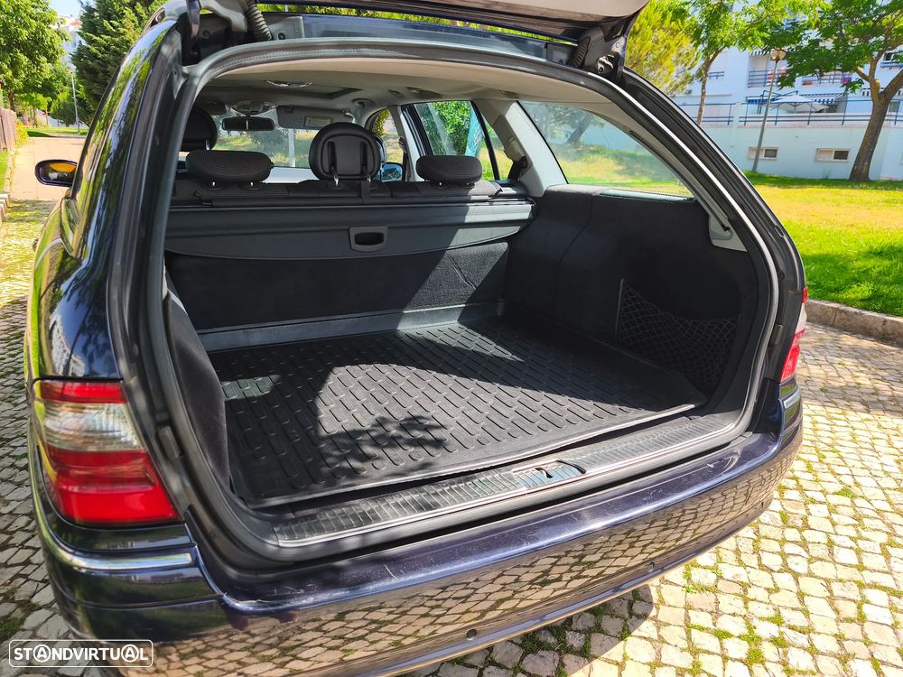 Mercedes-Benz E 300 BLUETEC Avantgarde - 11