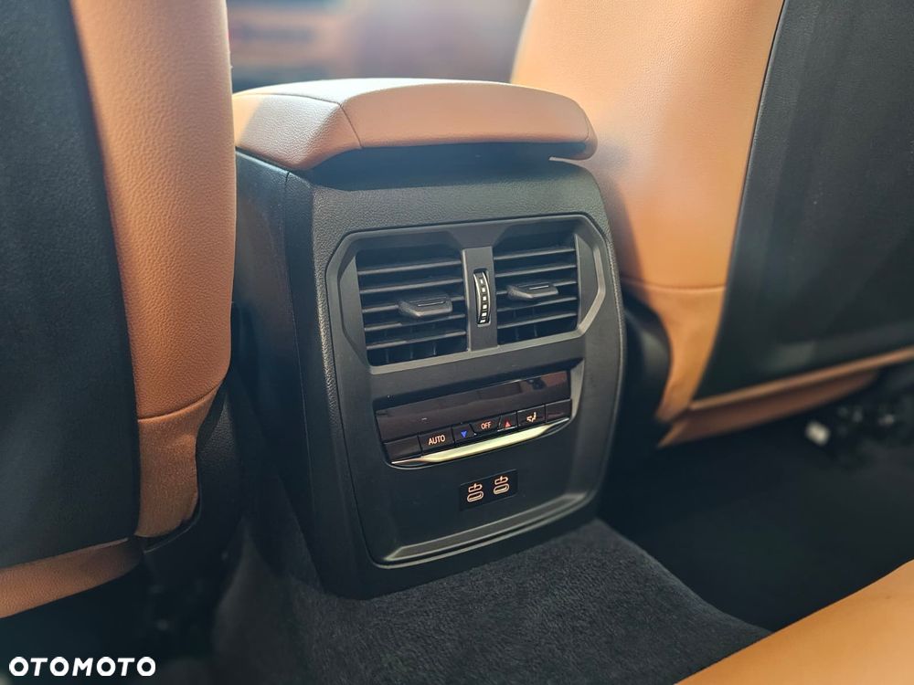 BMW i4 70.3kWh eDrive 35 - 28