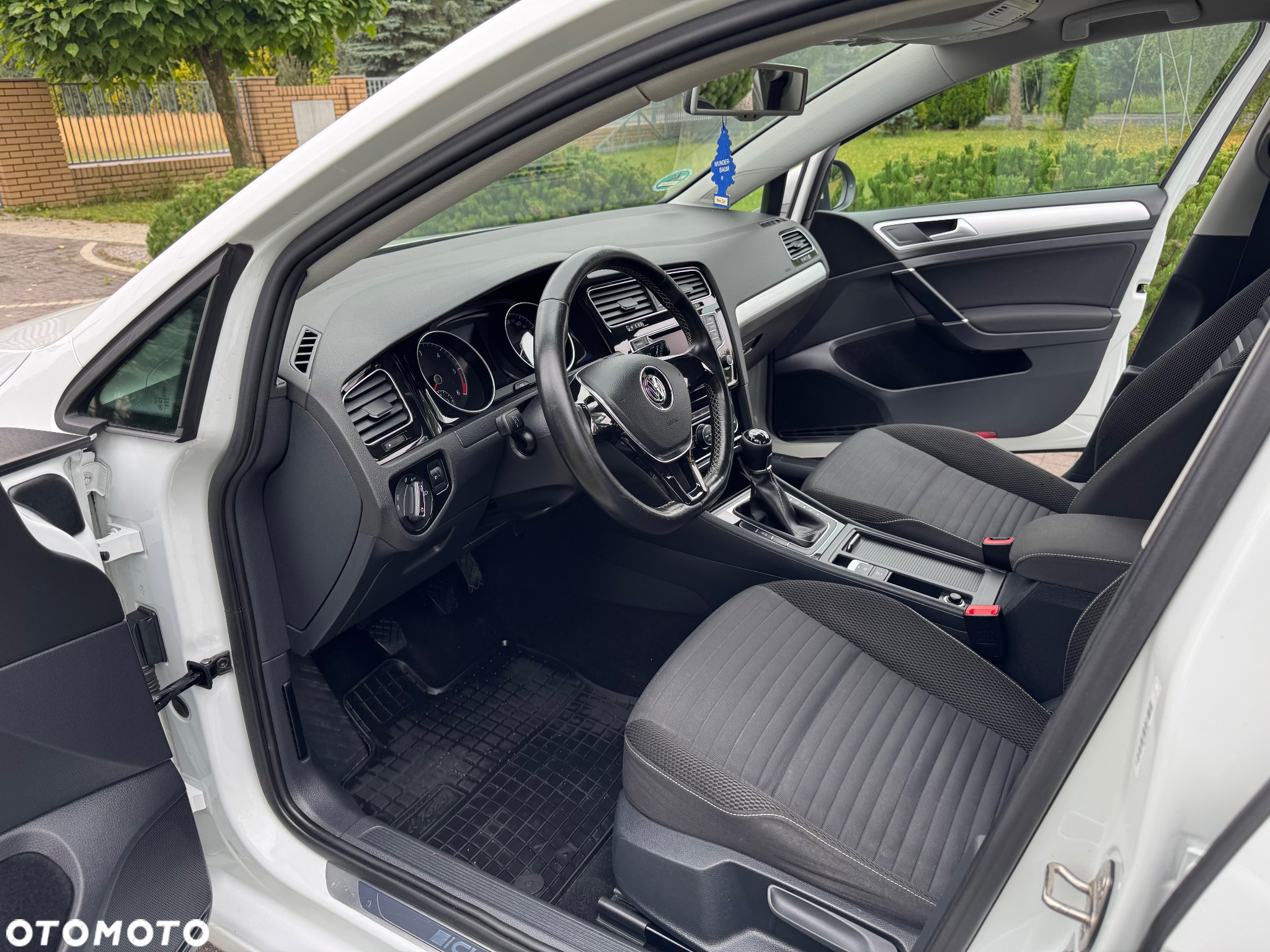Volkswagen Golf 2.0 BlueTDI Cup - 17