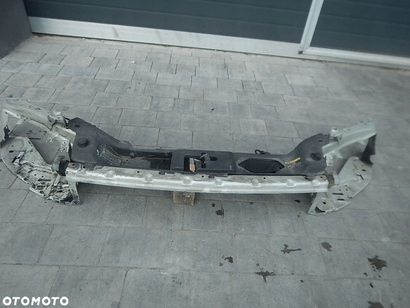 PAS PRZEDNI WZMOCNIENIE GÓRNE VOLVO C30 - 1