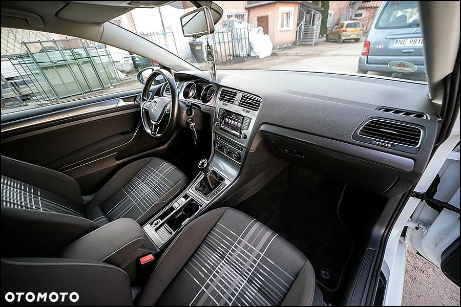 Volkswagen Golf - 19