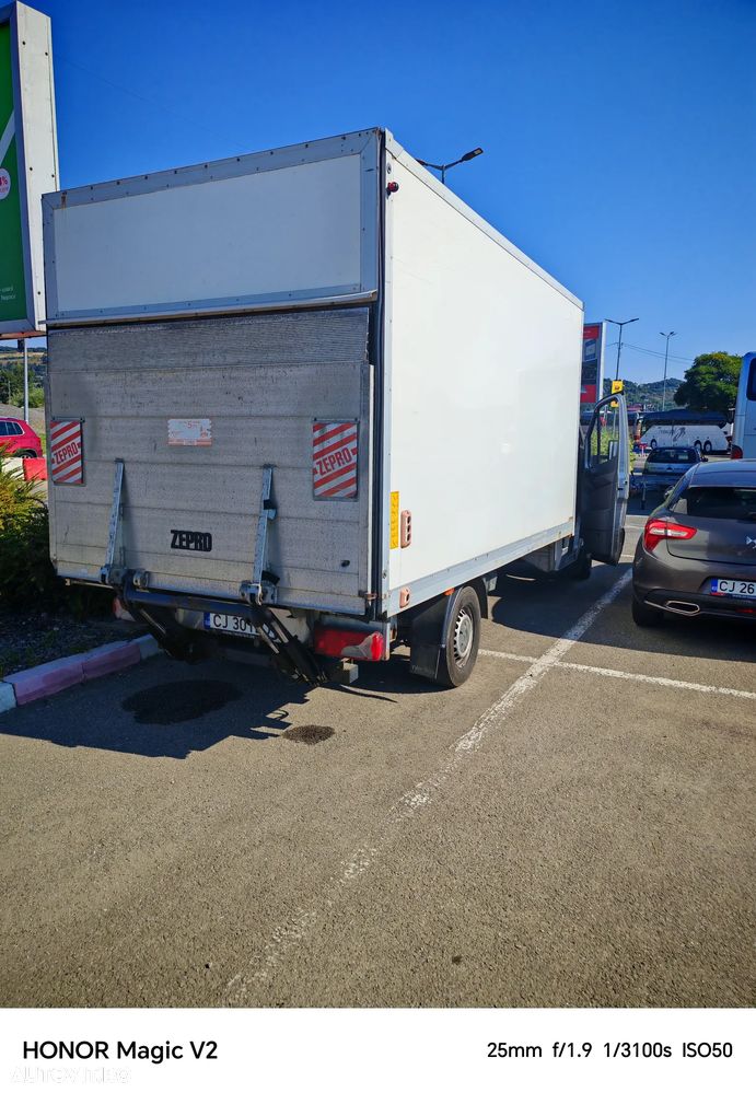 Mercedes-Benz Sprinter - 4