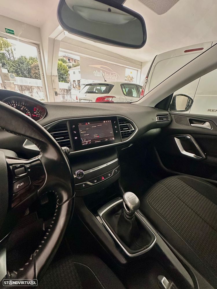 Peugeot 308 1.5 BlueHDi Allure - 23