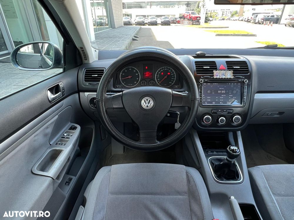 Volkswagen Jetta 1.6 Comfortline - 19