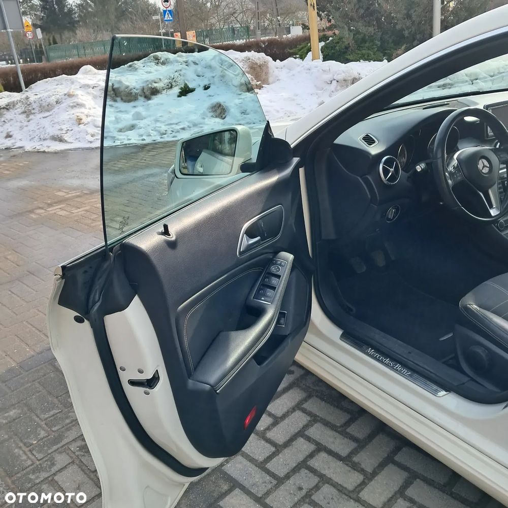 Mercedes-Benz CLA 180 - 8