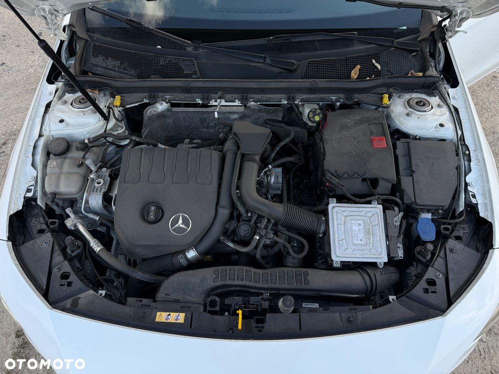 Mercedes-Benz CLA 200 AMG Line - 8