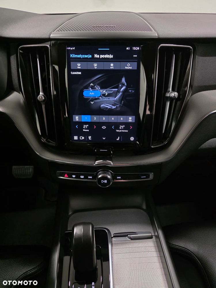 Volvo XC 60 B4 D AWD Plus Dark - 14