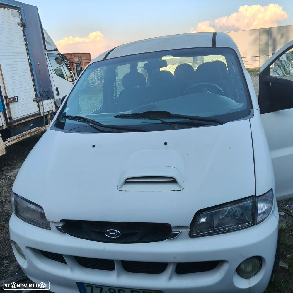 Hyundai H-1 Starex - 1