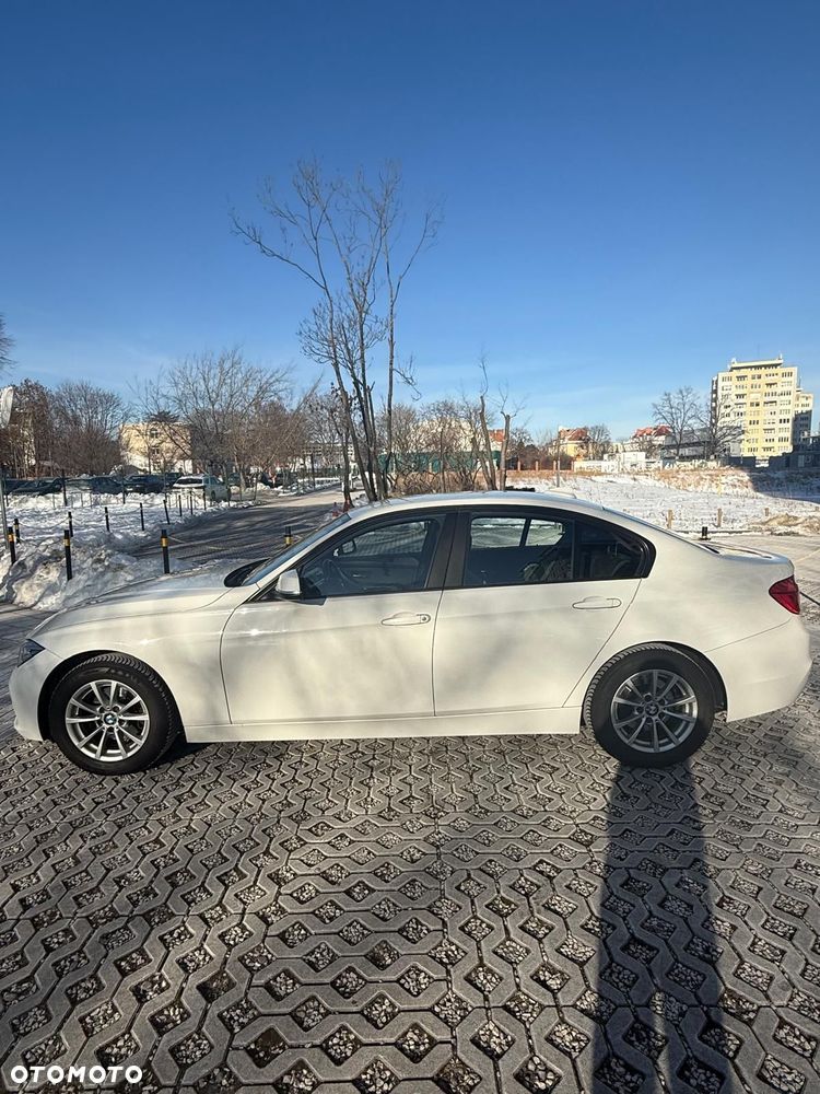 BMW Seria 3 318i Advantage - 9