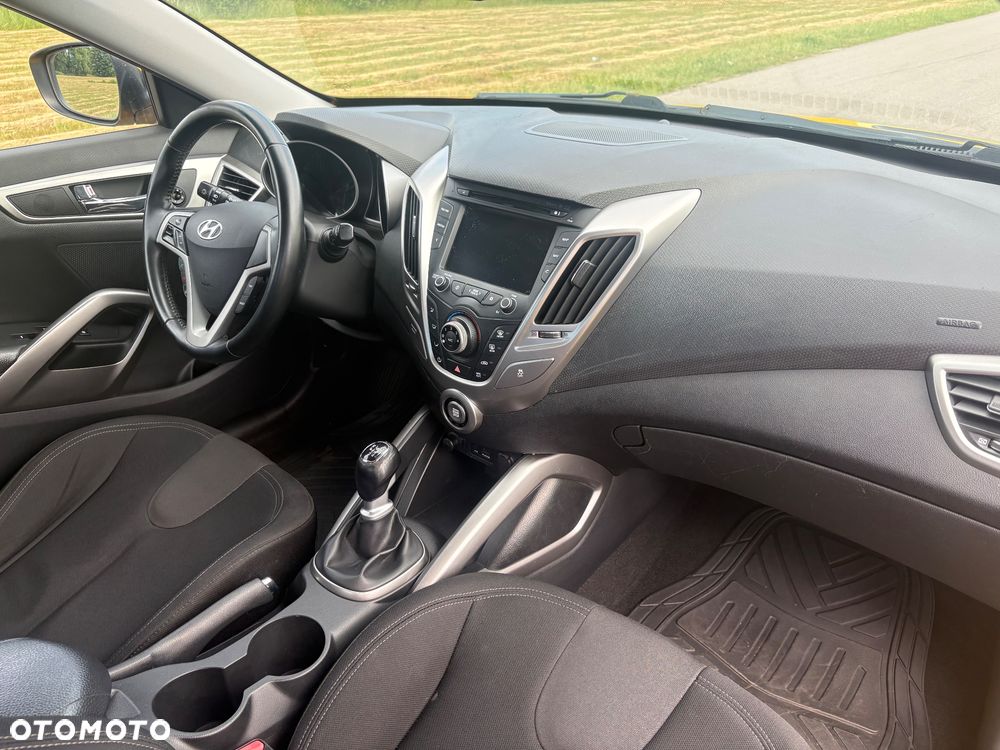 Hyundai Veloster 1.6 GDI Premium - 16
