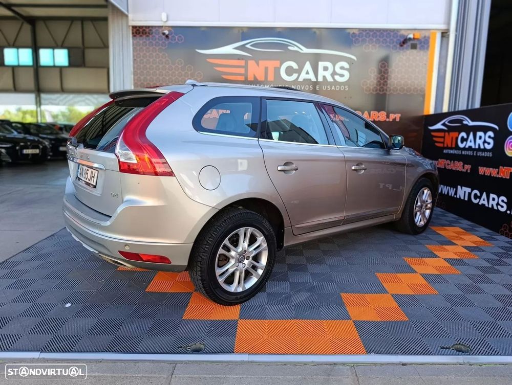 Volvo XC 60 2.0 D4 Momentum Geartronic - 3