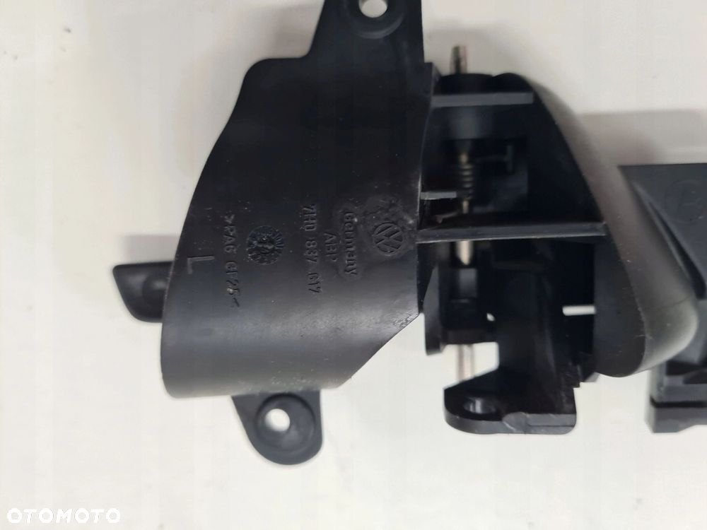 VW T5 klamka wewnętrzna drzwi lewy przód 7H0837617 - 2