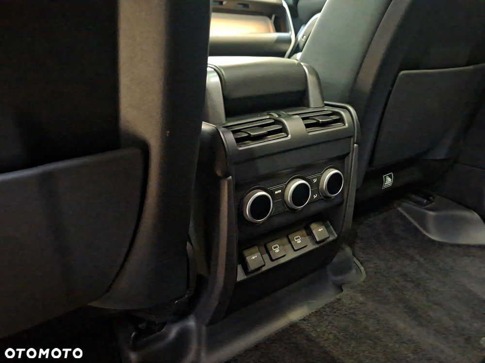 Land Rover Defender - 22