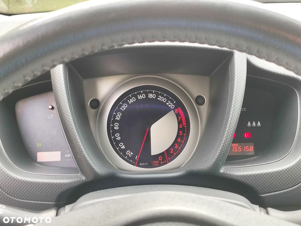 Toyota Urban Cruiser 1.33 Sol - 11