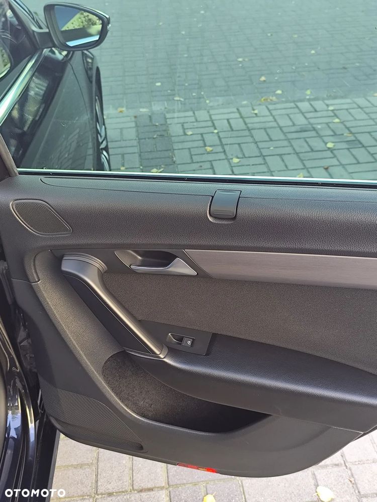 Volkswagen Passat - 23
