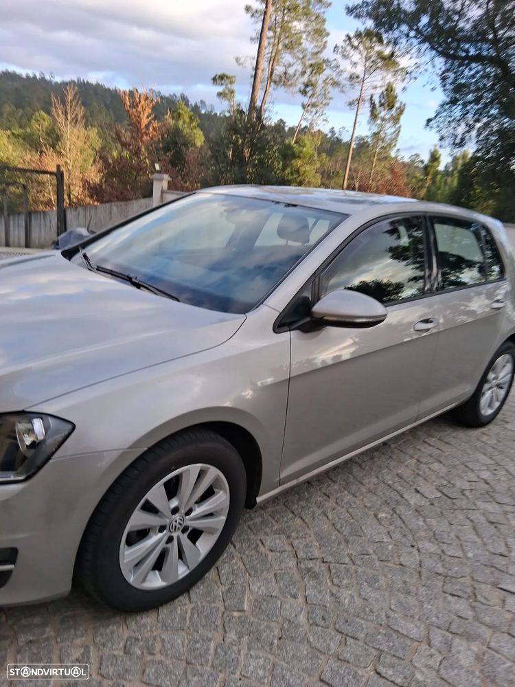 VW Golf 1.6 TDi BlueMotion Confortline - 4
