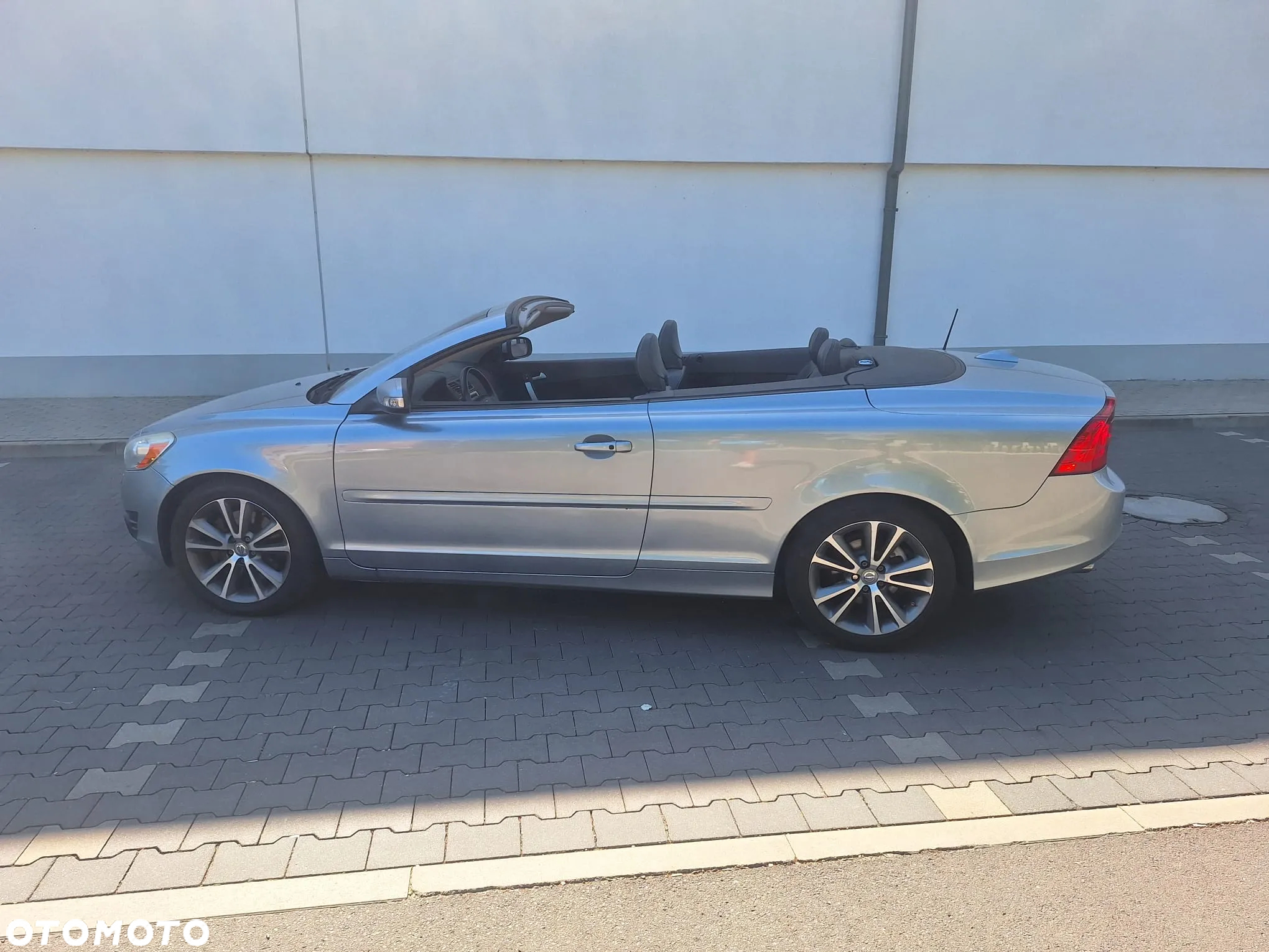 Volvo C70 T5 Momentum - 3