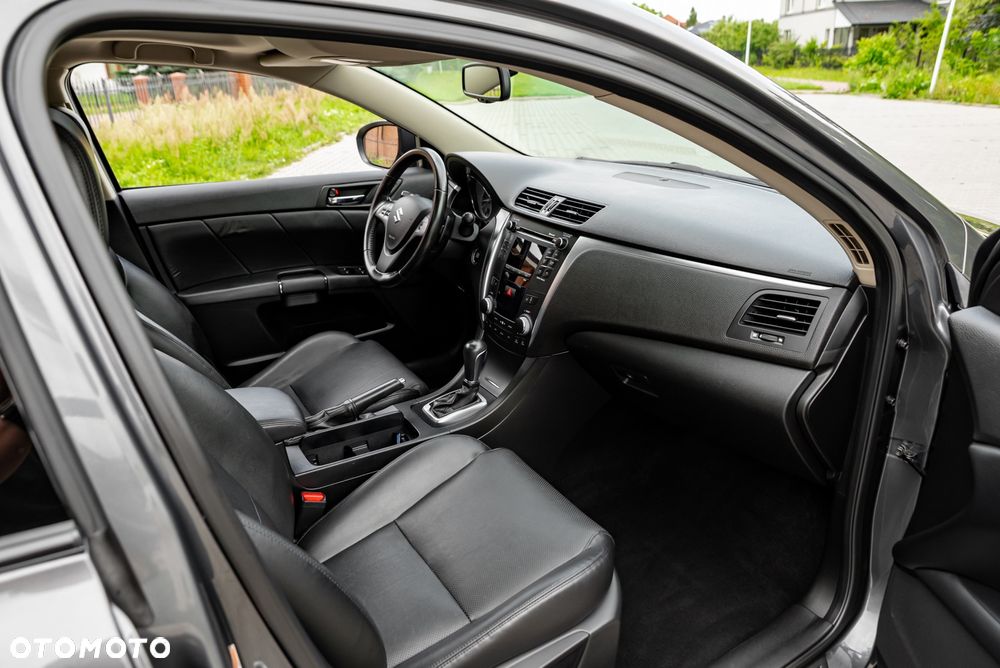 Suzuki Kizashi 2.4 4x4 CVT Sport - 23