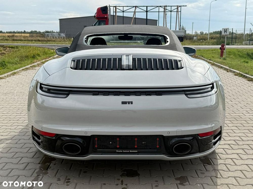 Porsche 911 Carrera 4S - 4