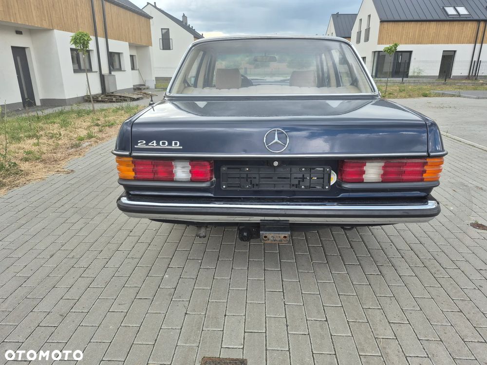 Mercedes-Benz W123 - 7