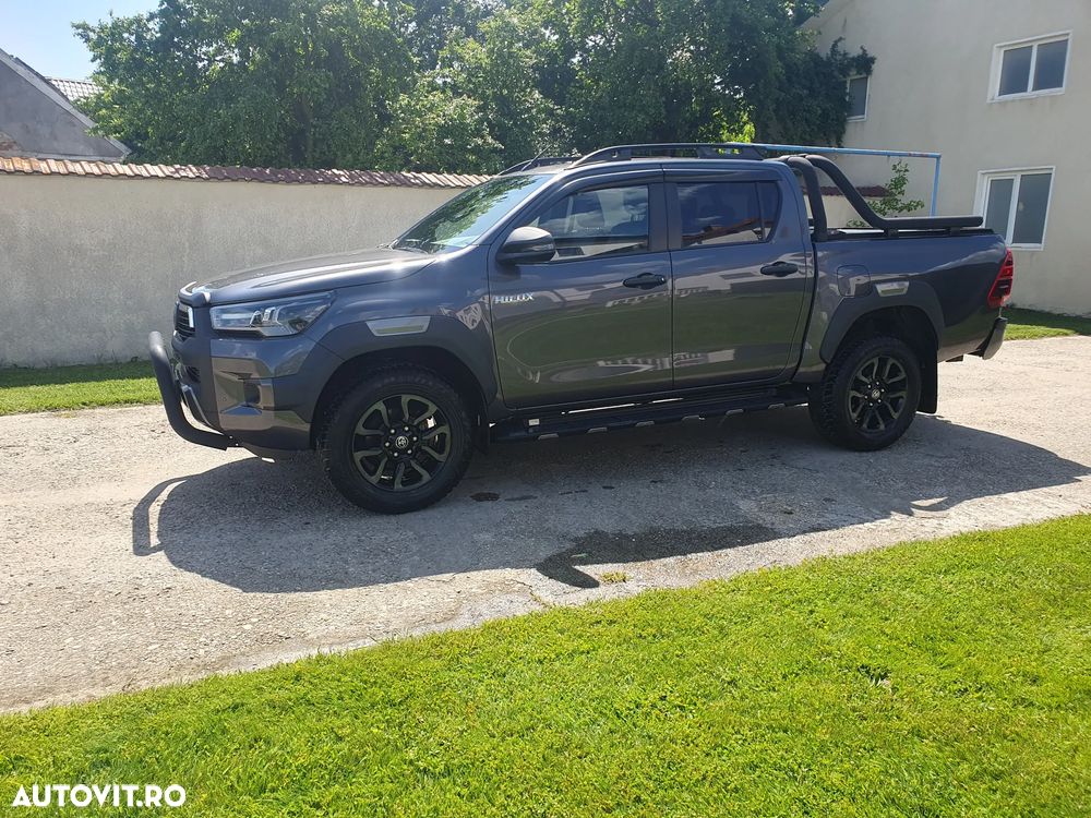 Toyota Hilux - 1