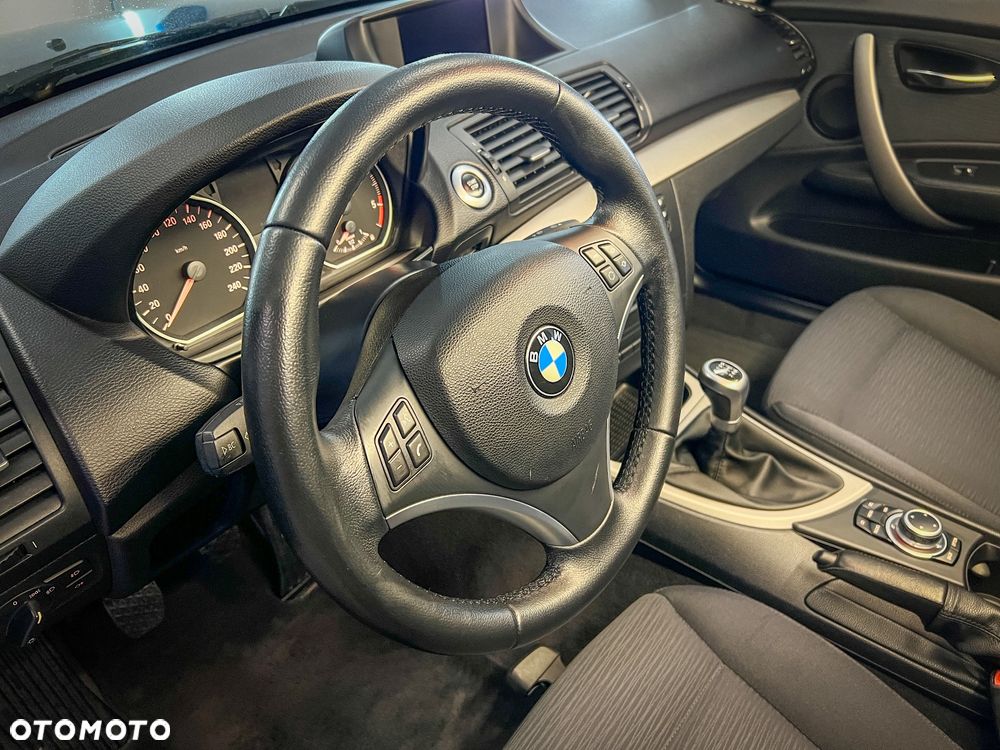 BMW Seria 1 116d - 38
