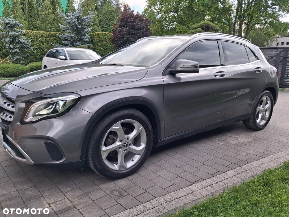 Mercedes-Benz GLA 180 AMG Line - 28