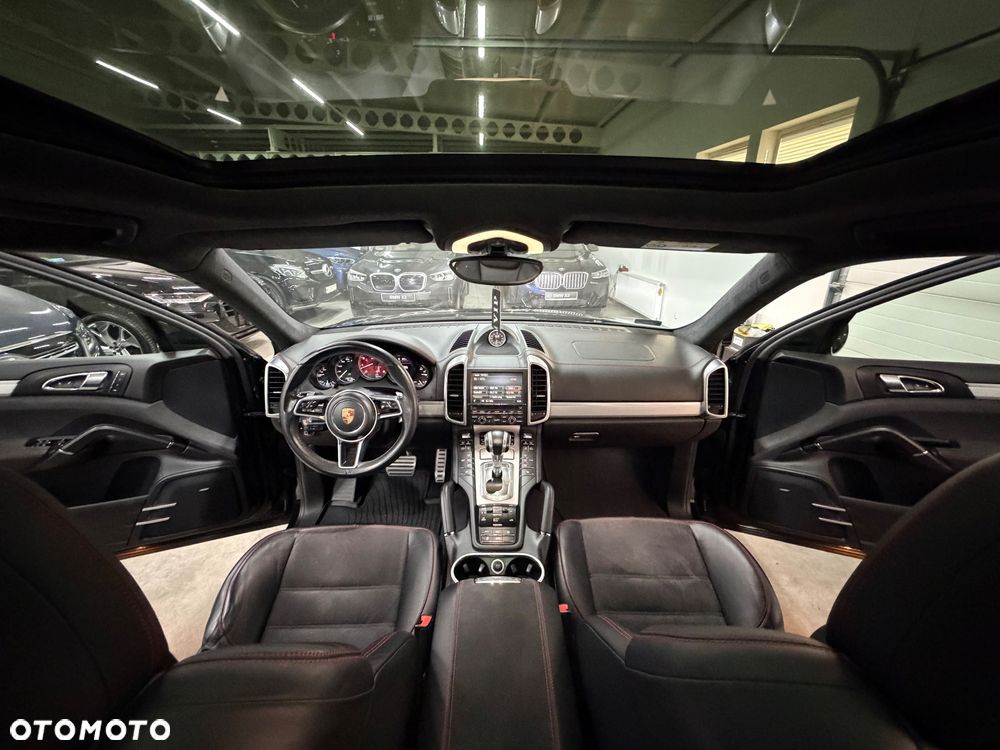 Porsche Cayenne - 33