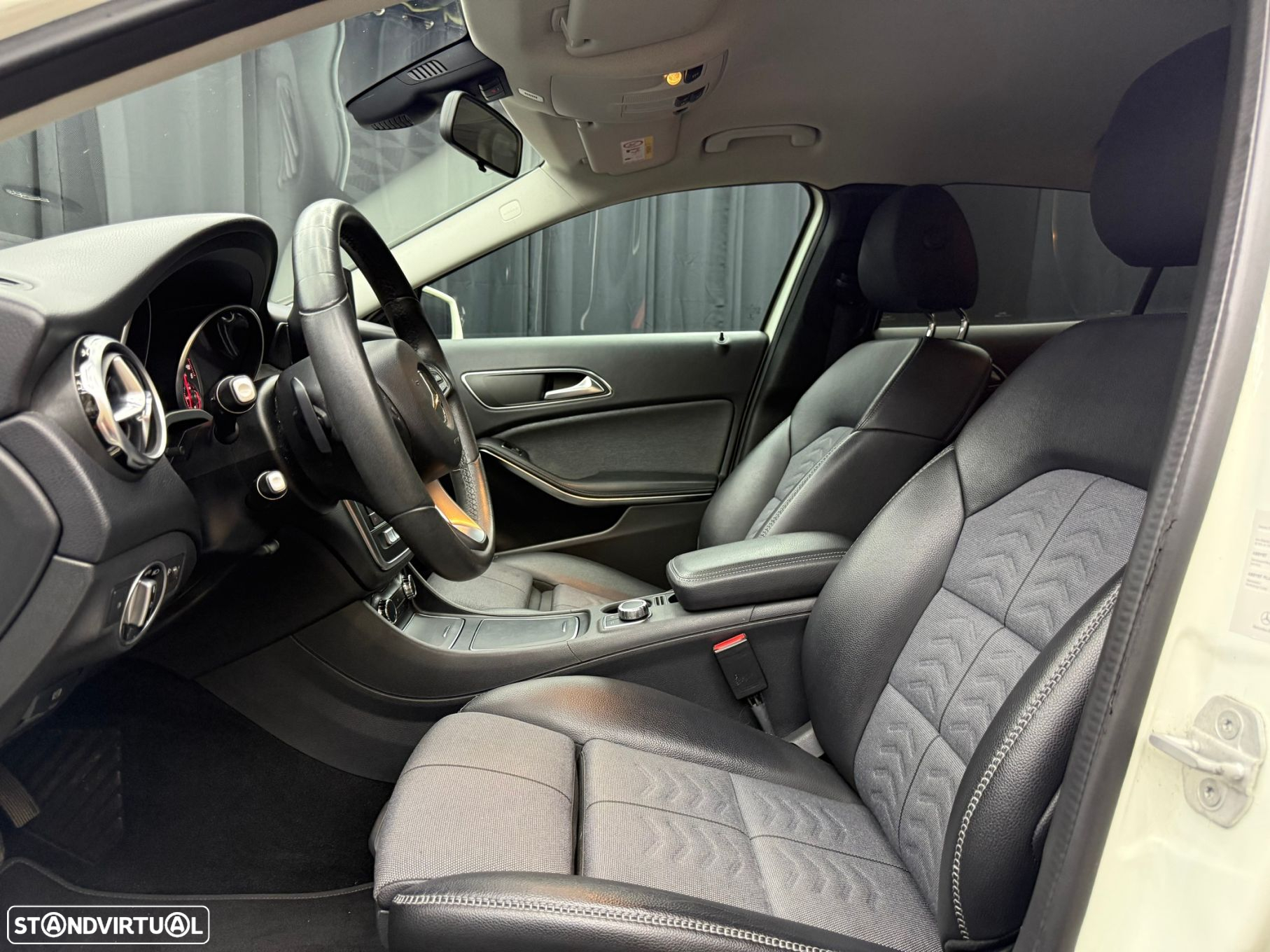 Mercedes-Benz GLA 200 (CDI) d 7G-DCT Urban - 7