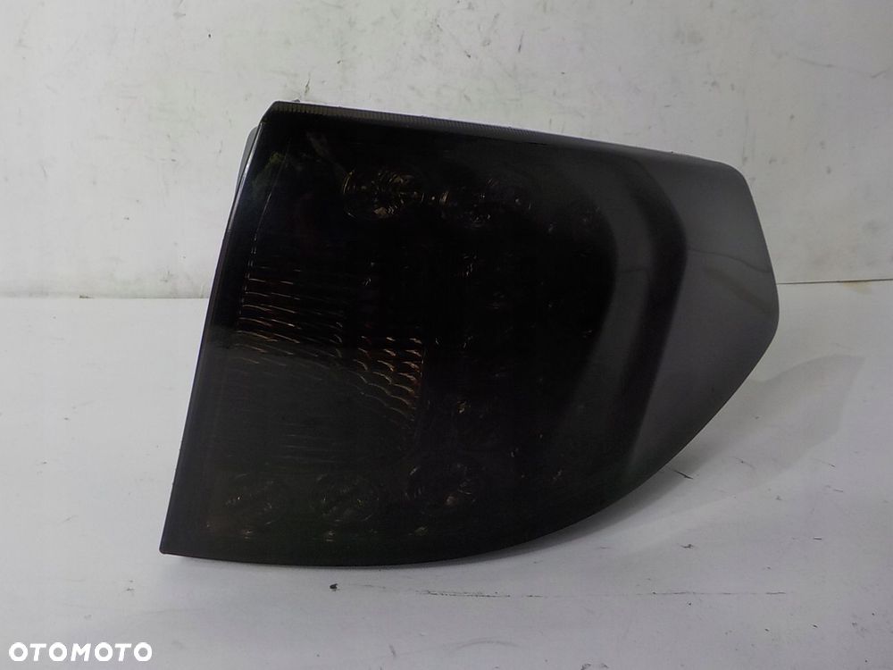 SUBARU IMPREZA III GH LAMPA PRAWA TYŁ TYLNA - 1