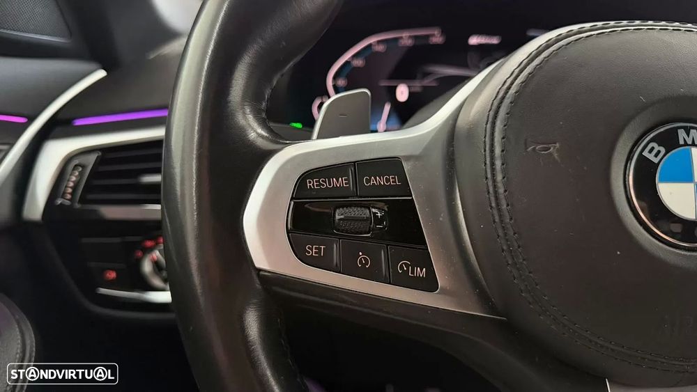 BMW 530 e Pack Desportivo M - 21