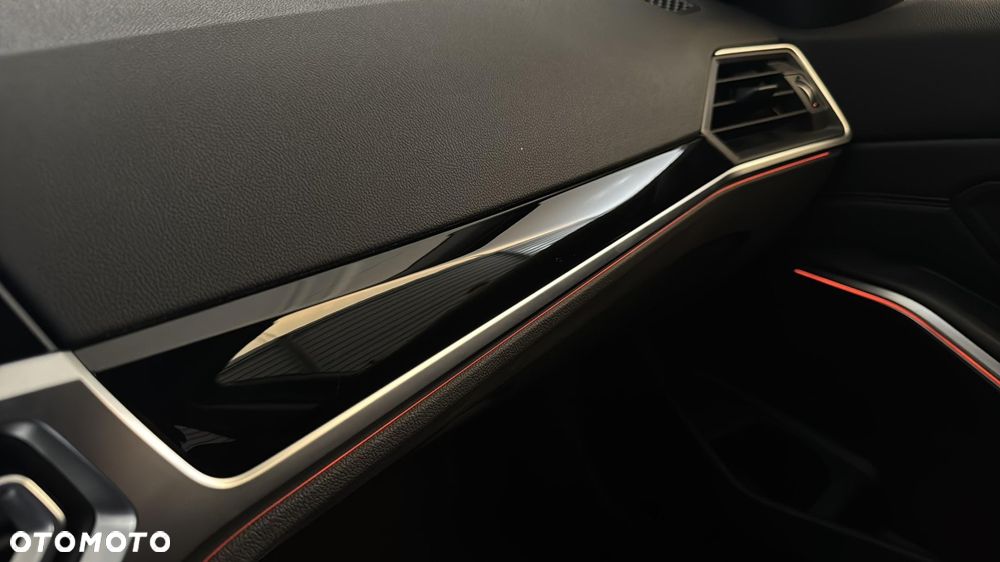 BMW Seria 3 318i - 21