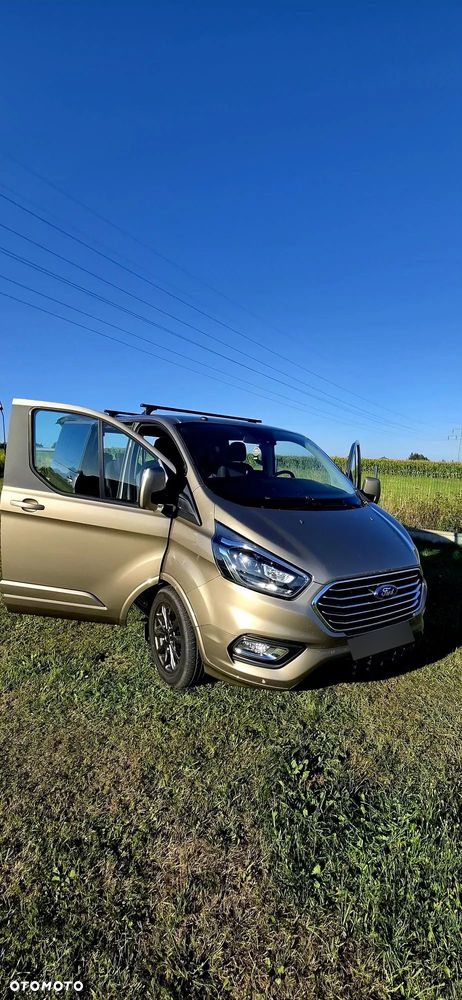 Ford Tourneo Custom - 1