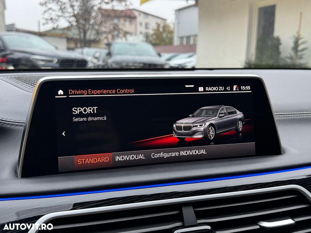 BMW Seria 7 745e - 30