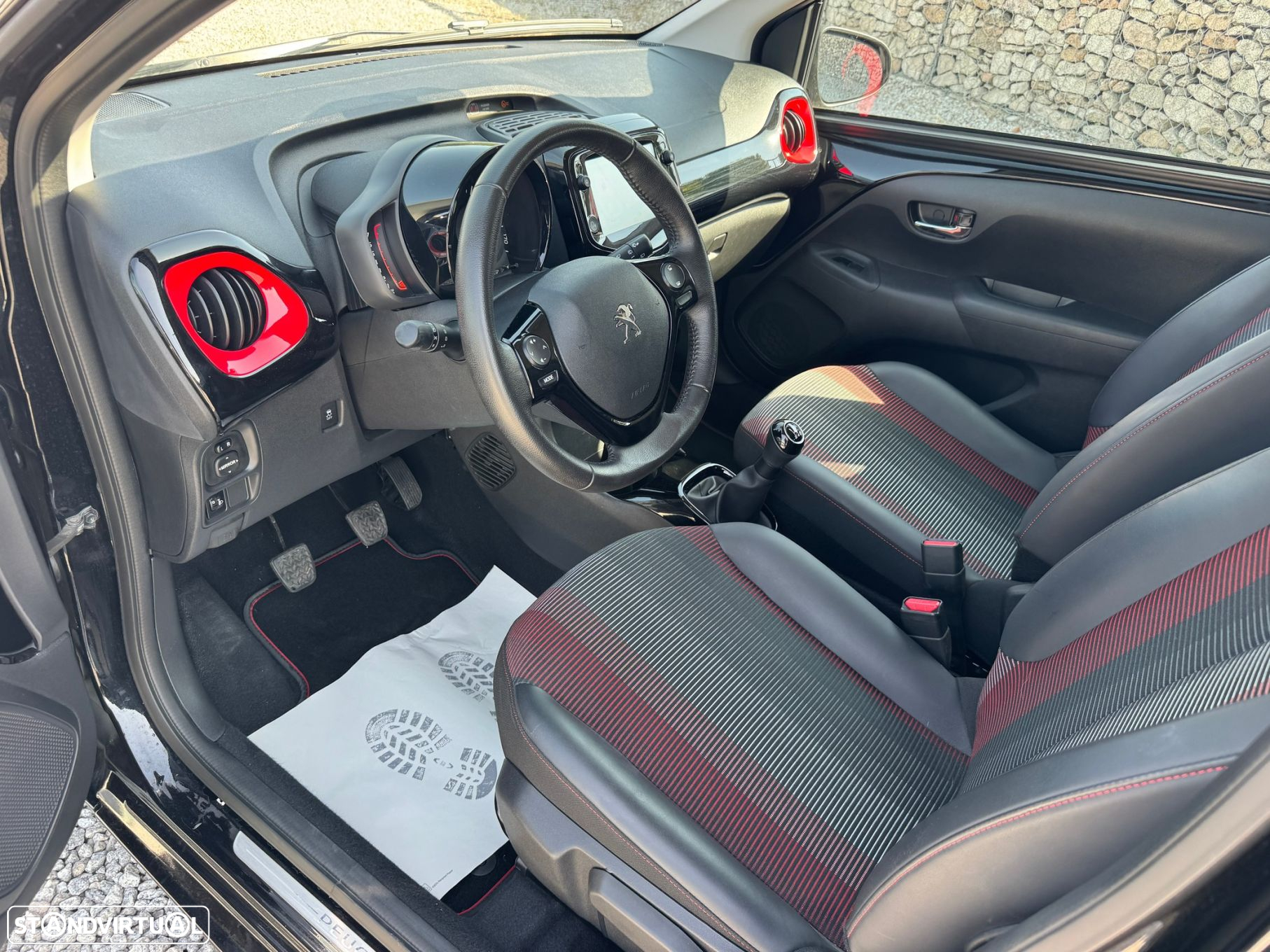 Peugeot 108 - 8