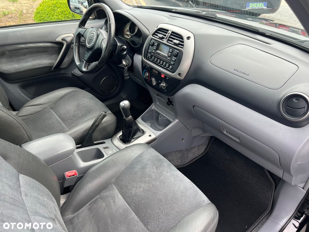 Toyota RAV4 2.0 VVT-i 4x4 - 27