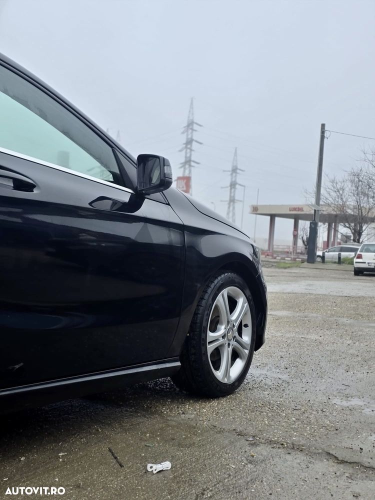 Mercedes-Benz A 180 CDI BlueEfficiency 7G-DCT Style - 7