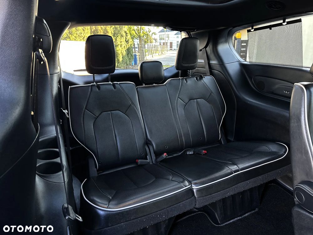 Chrysler Pacifica - 19