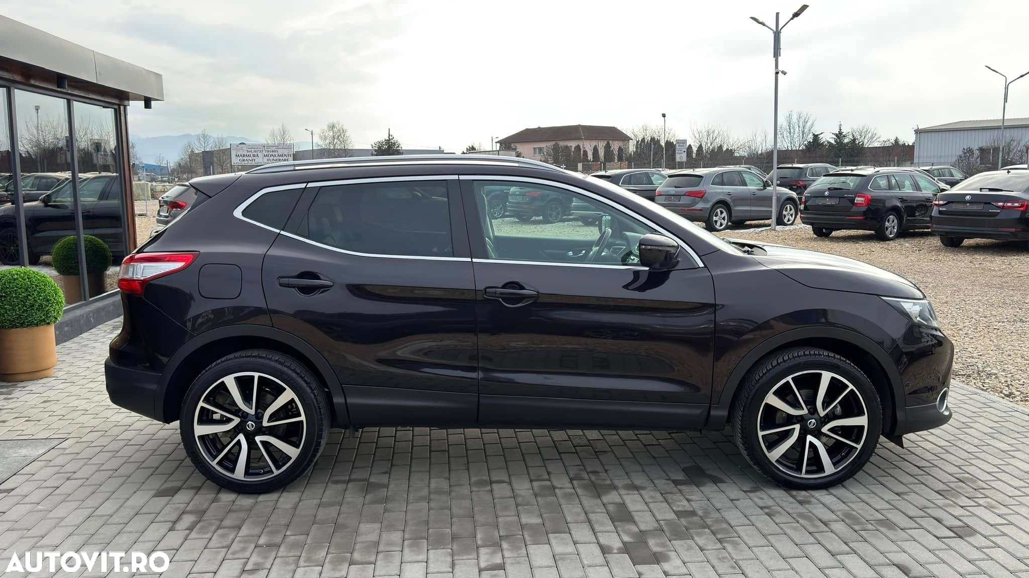 Nissan Qashqai 1.5 DCI Start/Stop Tekna - 12