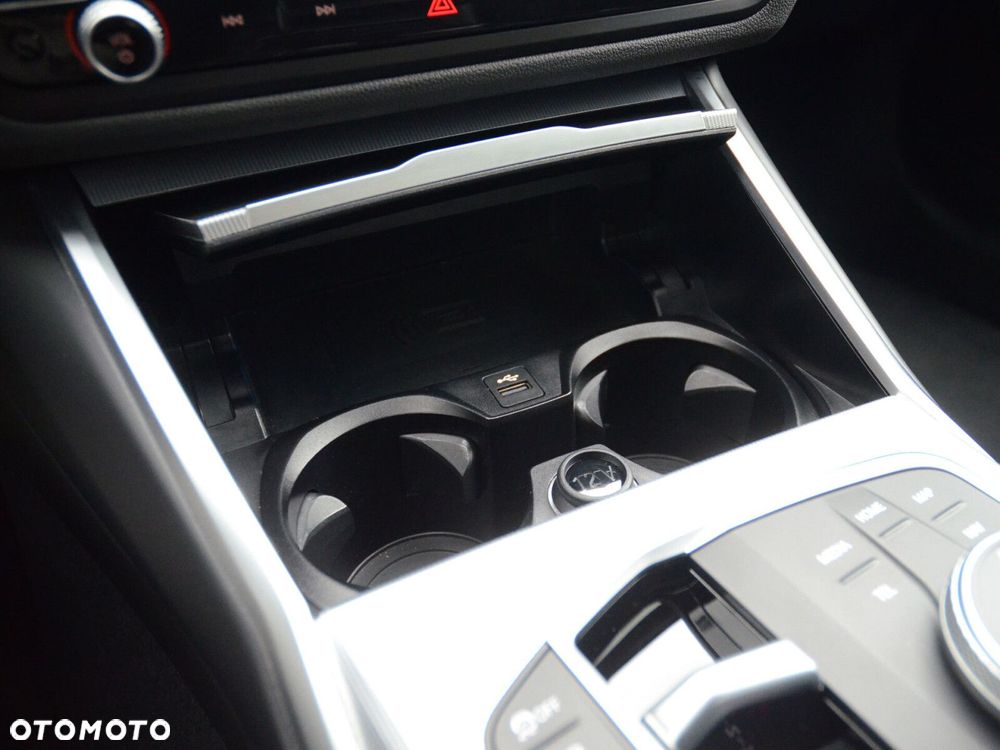 BMW Seria 3 320d xDrive mHEV M Sport sport - 31