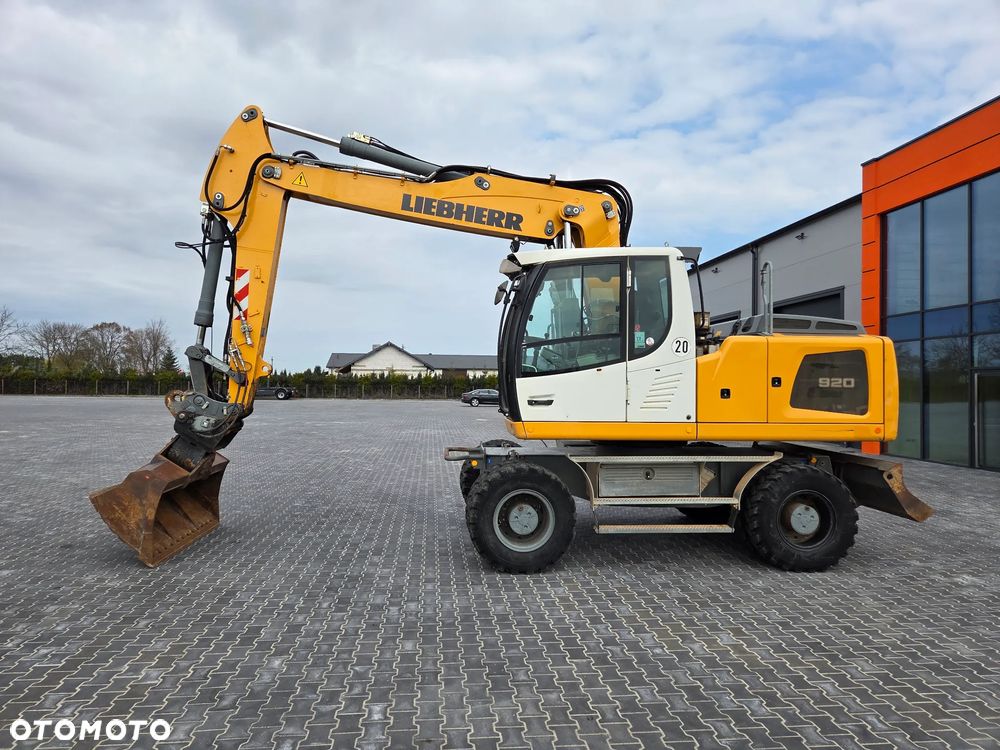 Liebherr A920 / z Niemiec / Stan idealny / - 2