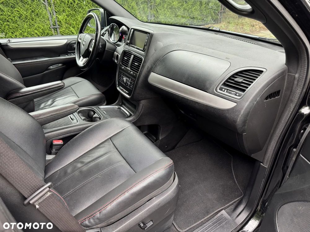 Dodge Grand Caravan 3.6 R/T - 11